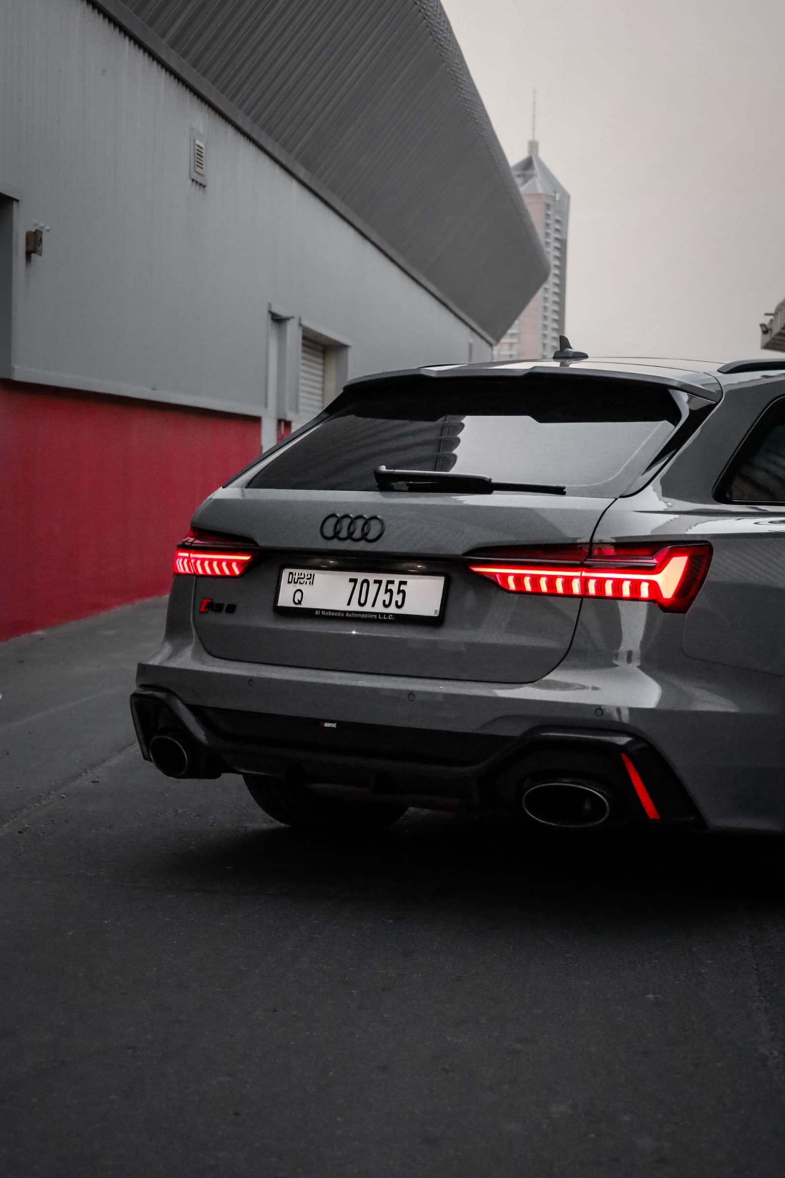 Audi RS6 — photo 6